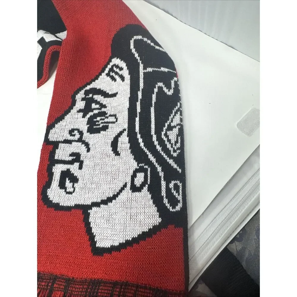 Forever‎ Collectibles Chicago Blackhawks Scarf Black Red Reversible Fringe